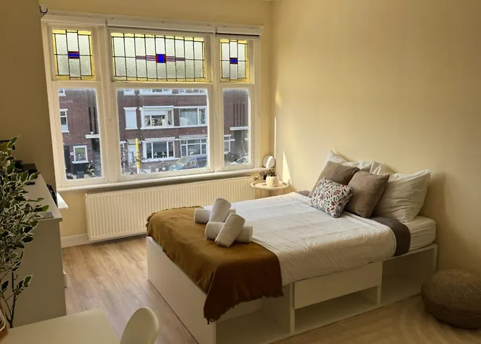Spacious Cosy Room With Private Bathroom
