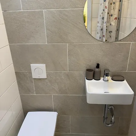 Spacious Cosy With Private Bathroom Den Haag