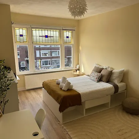 Spacious Cosy With Private Bathroom 3*