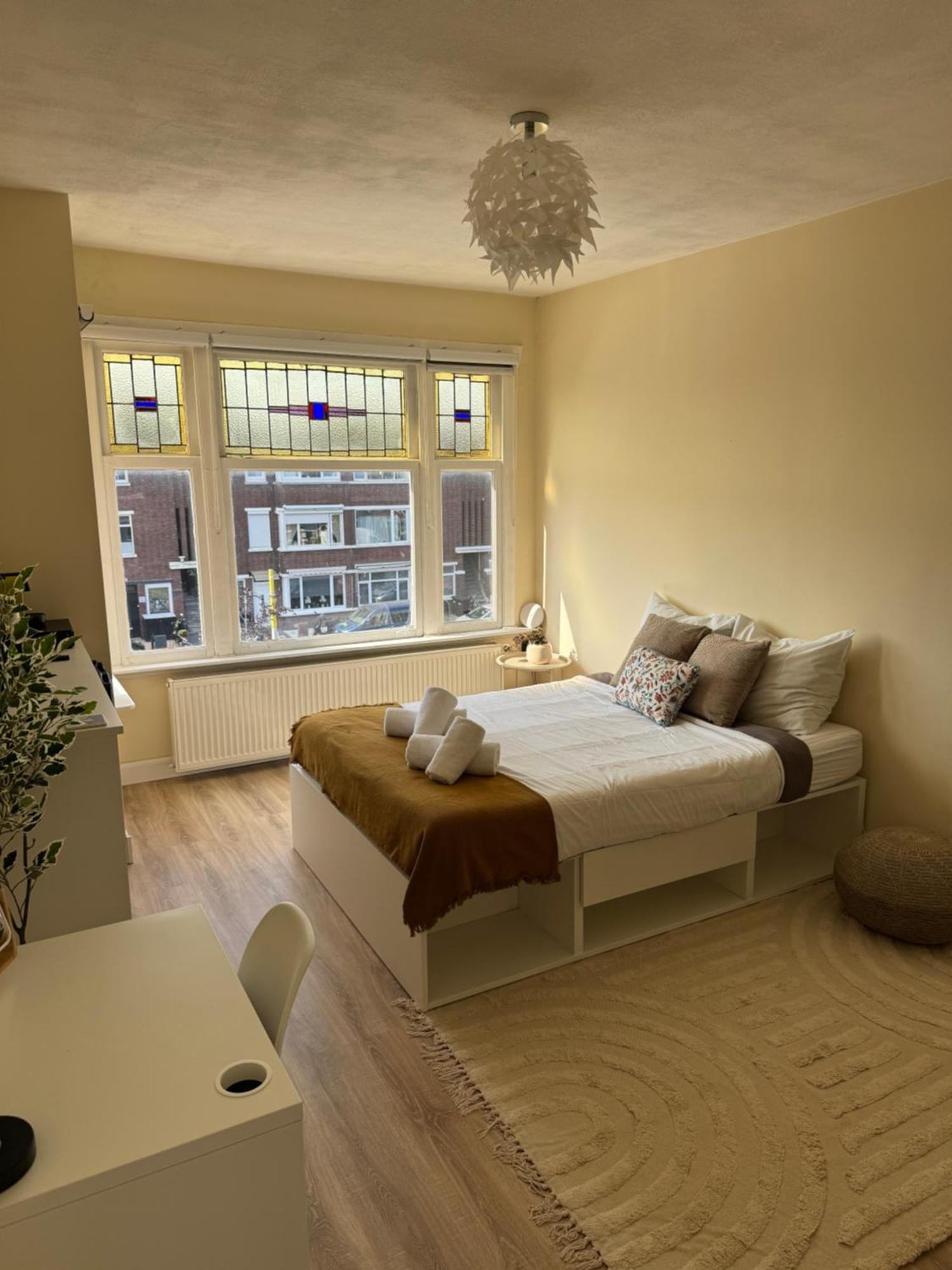 Spacious Cosy With Private Bathroom 3*